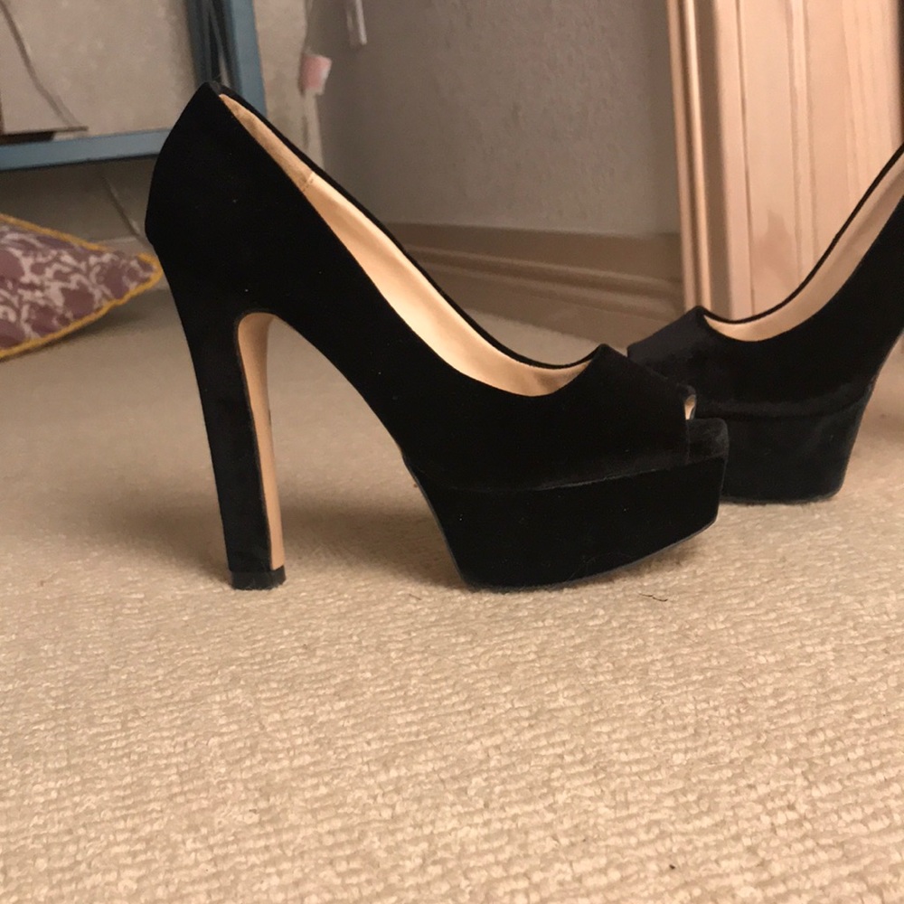 velvet pumps